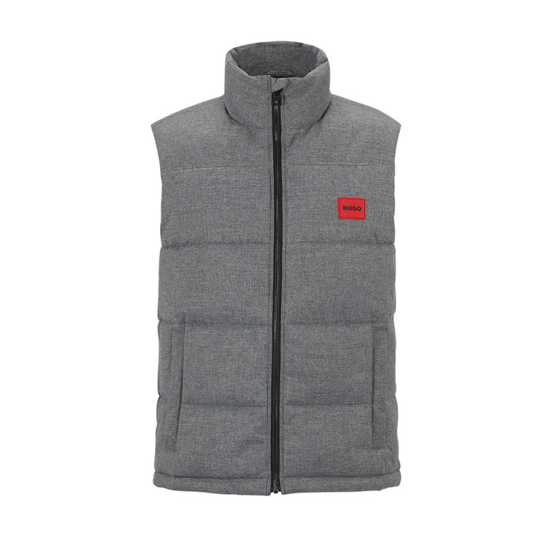 La Doudoune sans manches HUGO Baltino Slim Fit déperlante avec logo rouge